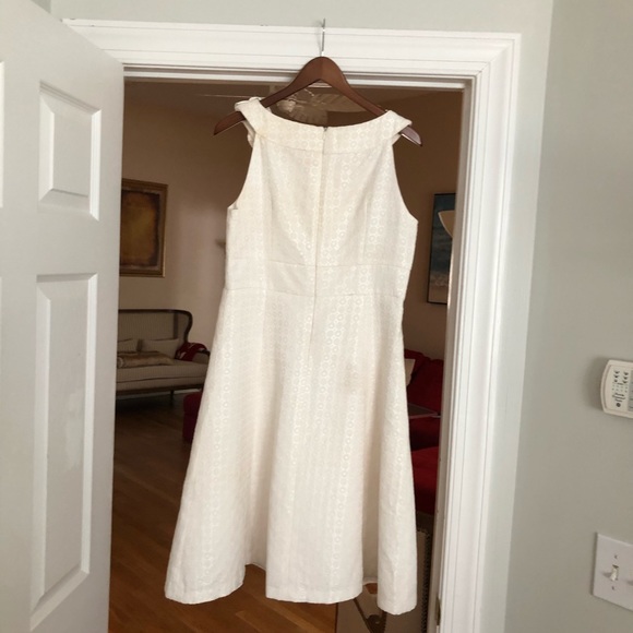 Off-white fancy dress - Picture 2 of 2